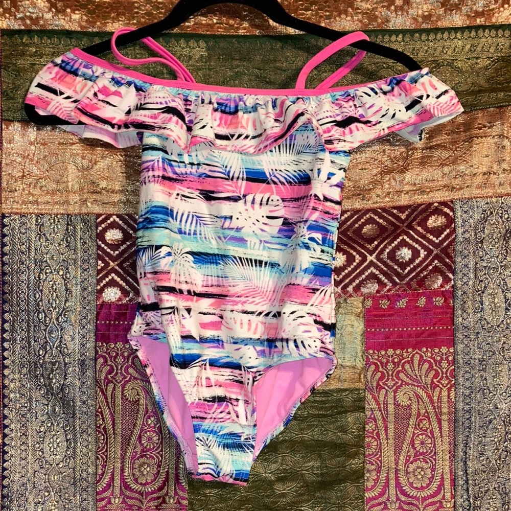Girls one piece bathing suit
